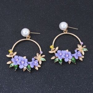 🌸 Designer Inspired Crystal pearl flower Earrings